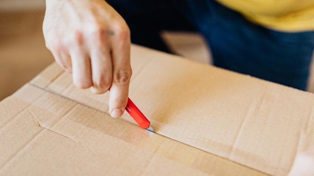 how-to-make-a-box-fort-8-easy-steps-becoming-homegrown