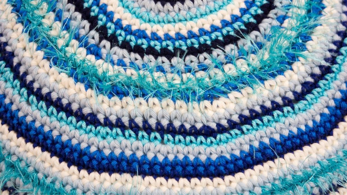 Circle crochet pattern going wavy