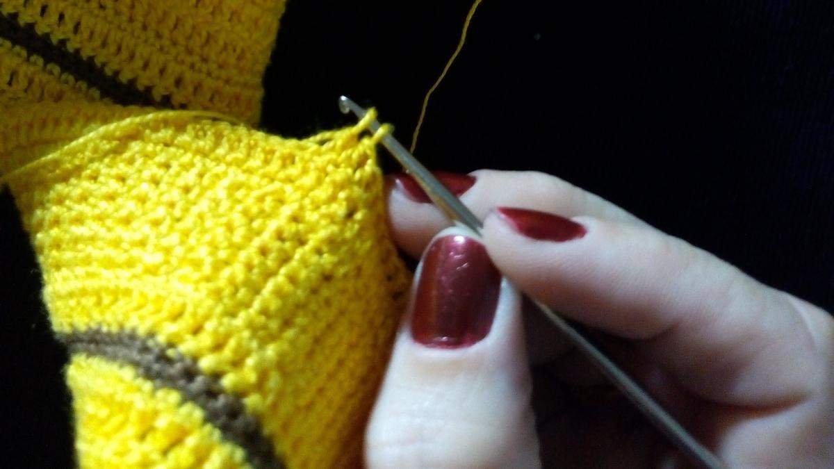 How-To-Crochet-One-Handed